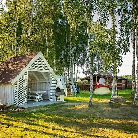 Domki W Lasku Wiele Exteriér fotografie