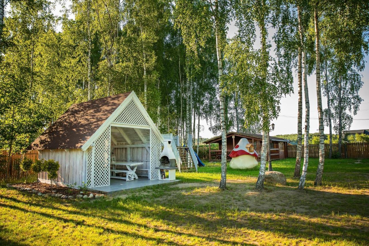 Domki W Lasku Wiele Exteriér fotografie