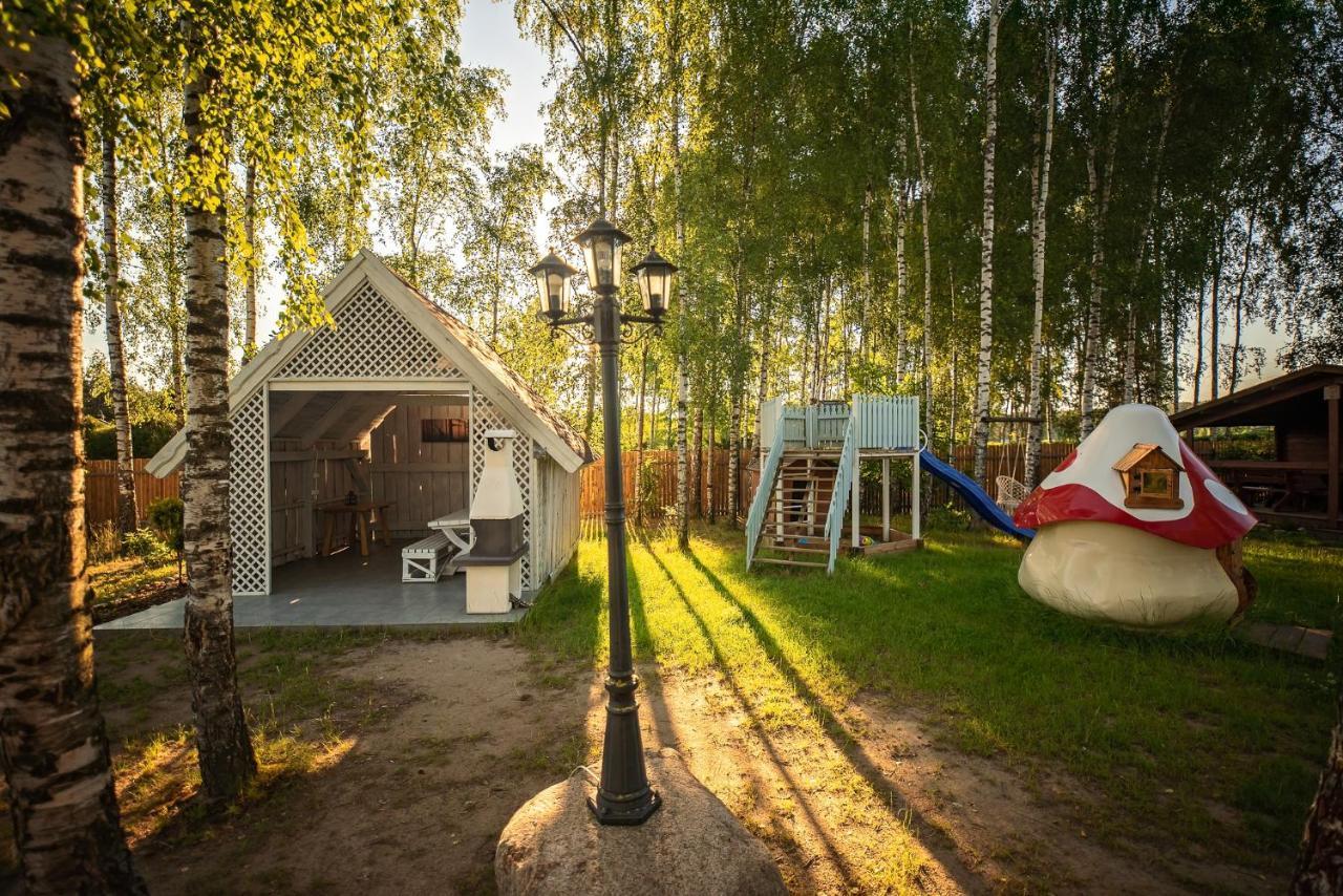 Domki W Lasku Wiele Exteriér fotografie